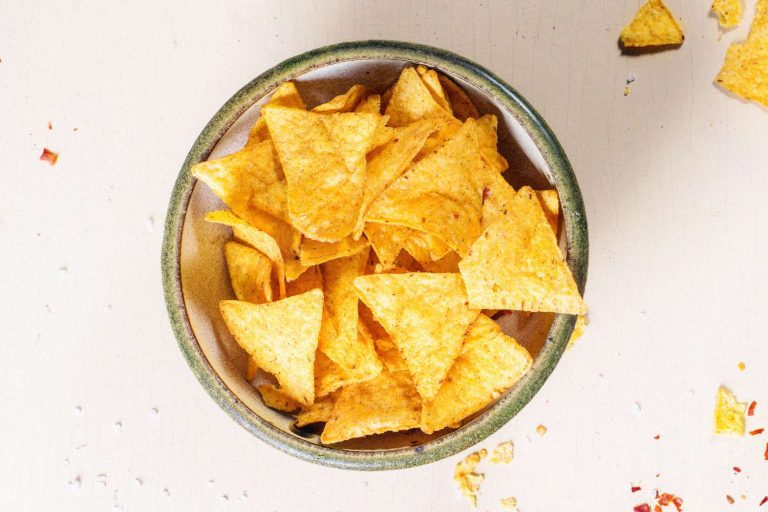 Protein Chips and the Best Options for Your Snack Time